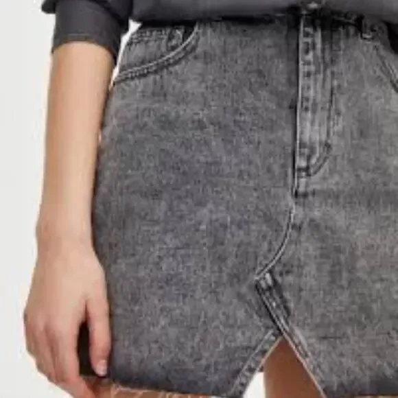 Pull & Bear Gray Fitted Denim Mini Skirt - Picture 11 of 12